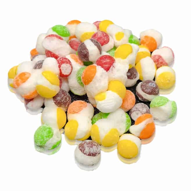 FREEZE DRIED SKITTLES SOUR RAINBOW CLOUDS - Sweet Thrills